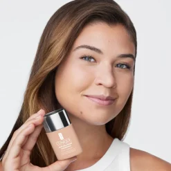 Anti-Blemish Solutions Liquid Makeup Wn 56 Cashew 30ml