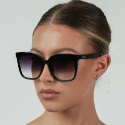 Betty Black/Smoke Fade