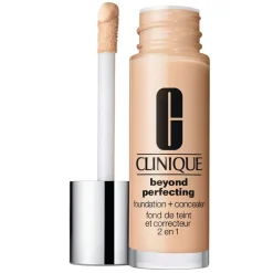 Beyond Perfecting Foundation + Concealer CN 10 Alabaster 30ml