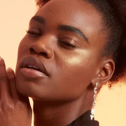 California Beamin Face & Body Liquid Highlighter Golden Glow 22ml