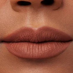 Full On Plumping Lipstick Matte Hush Hush Honey 4,2ml