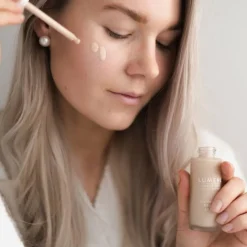 Invisible Illumination Instant Glow Beauty Serum Universal Bronze 30ml