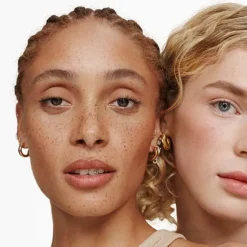 Kind & Free Moisturising Skin Tint Foundation 210 Golden Beige 30ml