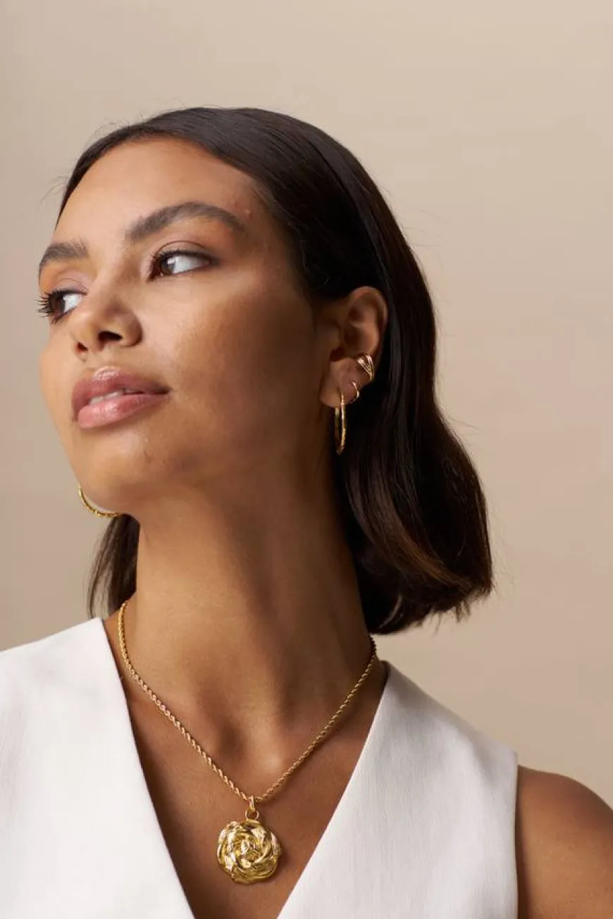 Linear Cross Ear Cuff