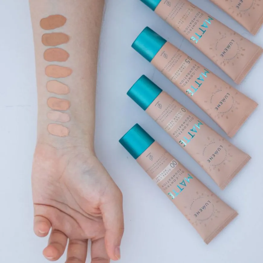 Matte Oil-Control Foundation SPF20 0.5 Light 30ml