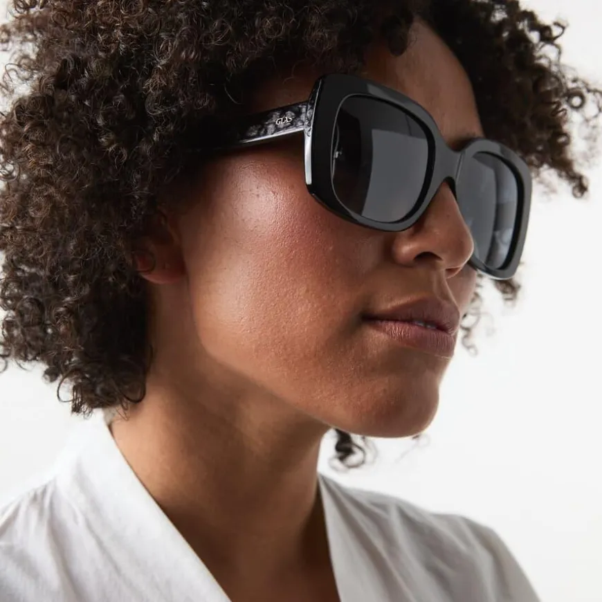 Mio Black Sunglasses Strength 3.0 +