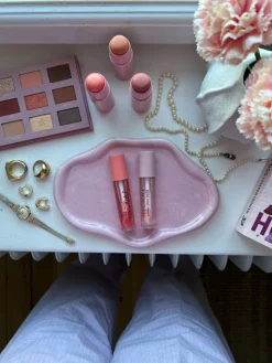 Mirror Glaze Lip Oil Strawberry Melt 4,5ml