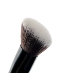 No. 7 Angled Blush Brush