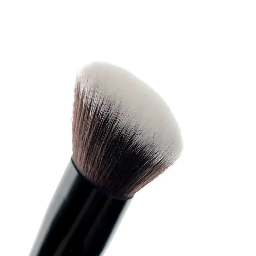 No. 7 Angled Blush Brush