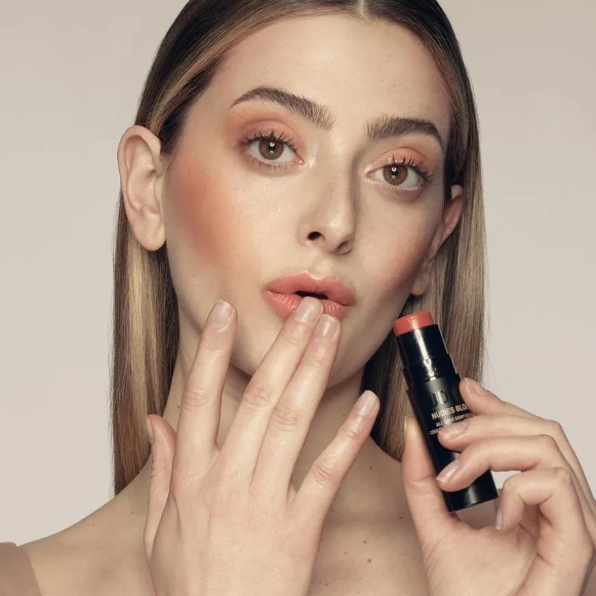 Nudies Blush Bloom Dewy Rusty Rouge 7g