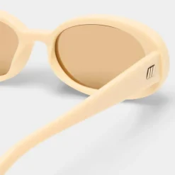 Outta Love Ecru With Light Brown Mono Lens