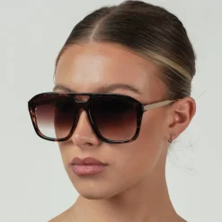 Reina Tortoise/Brown Fade