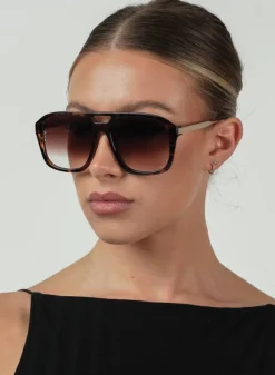 Reina Tortoise/Brown Fade