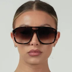 Reina Tortoise/Brown Fade