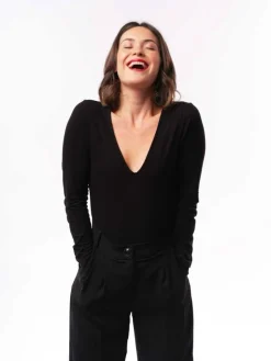 Salon One-Step Round Brush Dryer And Styler