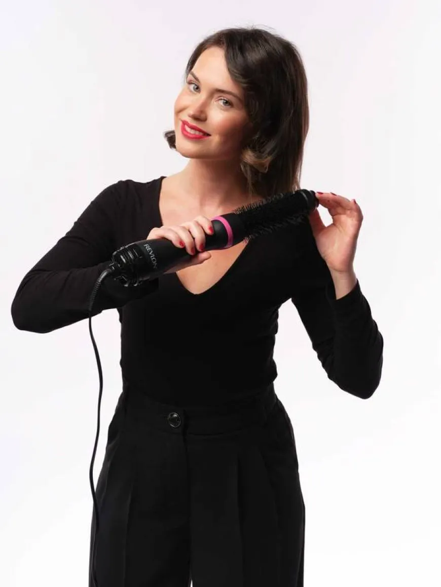 Salon One-Step Round Brush Dryer And Styler