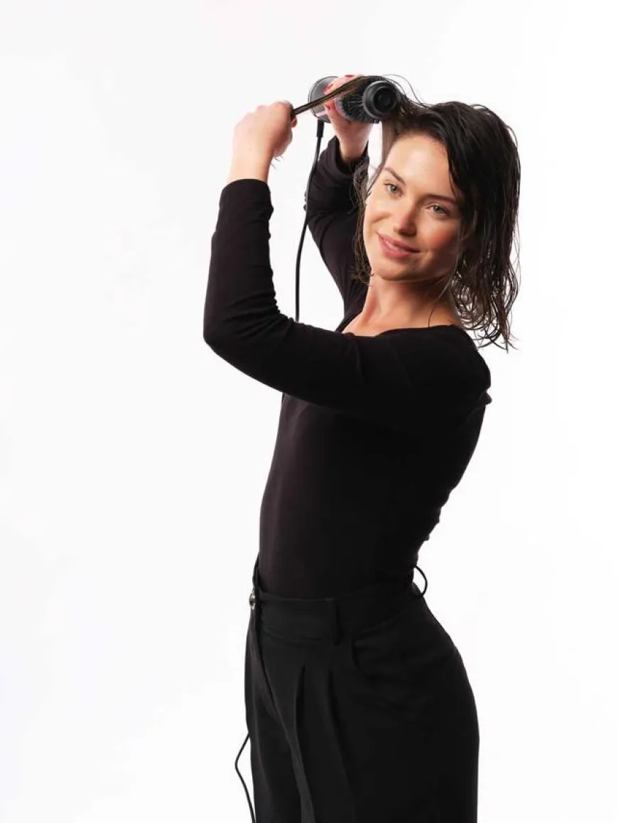 Salon One-Step Round Brush Dryer And Styler