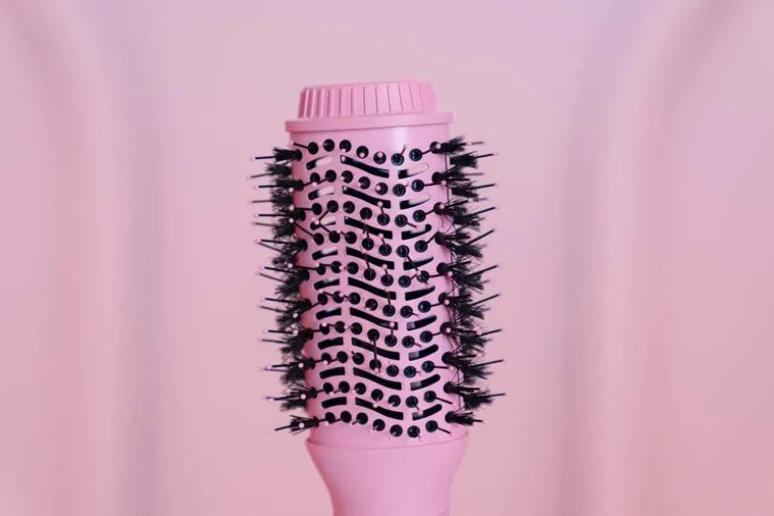 The Blow Dry Brush Pink