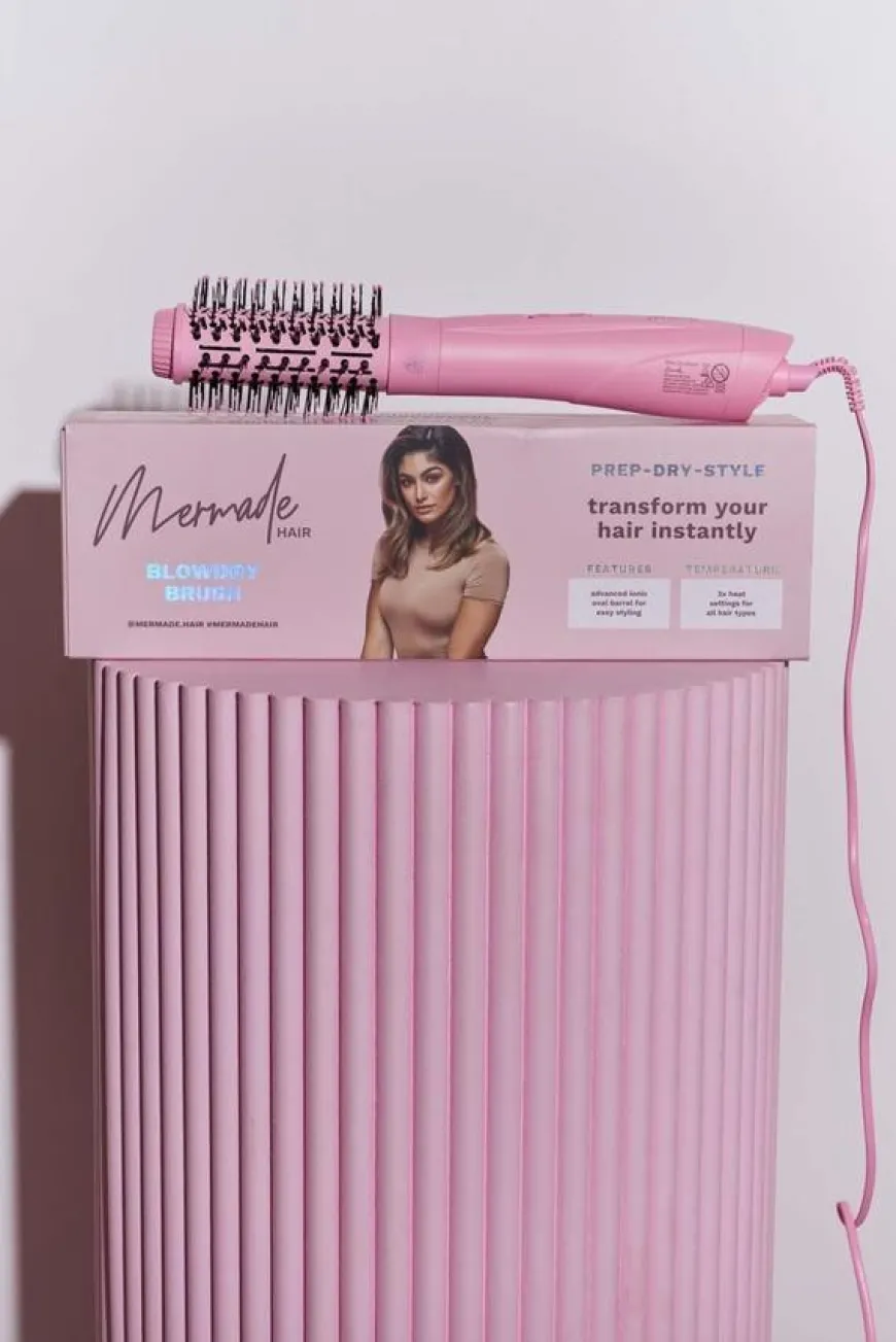 The Blow Dry Brush Pink