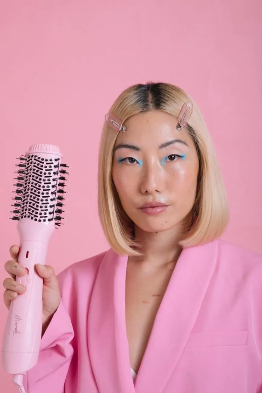 The Blow Dry Brush Pink