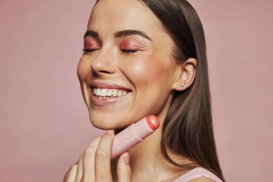 The Wonder Stick Blush & Lips Shimmering Coral 7g