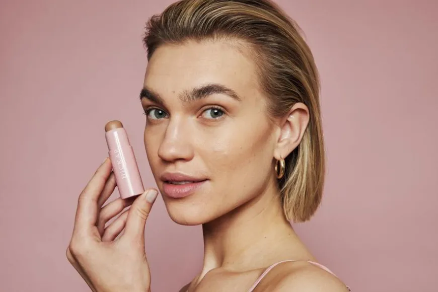 The Wonder Stick Bronze & Contour Icy Chai 8g