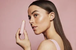 The Wonder Stick Highlight Sandy Glow 7g