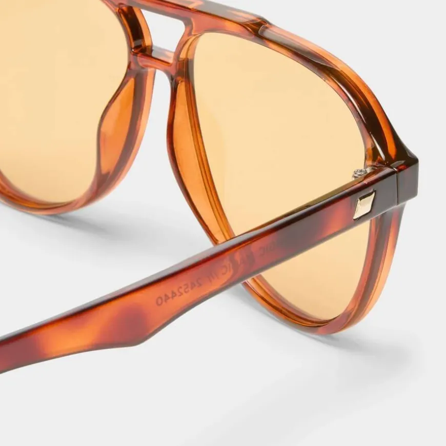 Tragic Magic Toffee Tort Amber Tint Lens