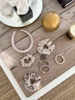 Velvet Scrunchie Off White