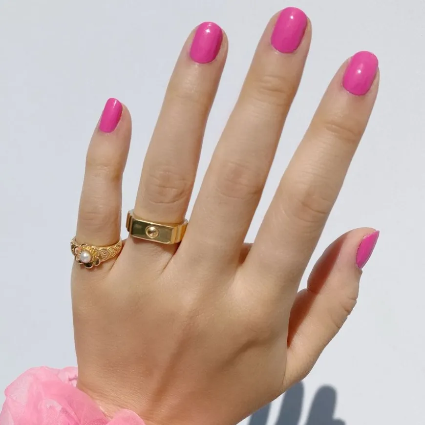 VINYLUX Long Wear Polish Hot Pop Pink #121 15ml