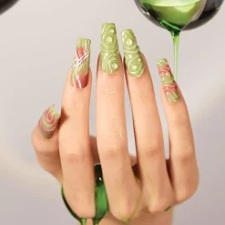 VINYLUX Long Wear Polish Plantbound #477 15ml