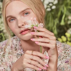 VINYLUX Long Wear Polish Kiss From A Rose #349 15ml