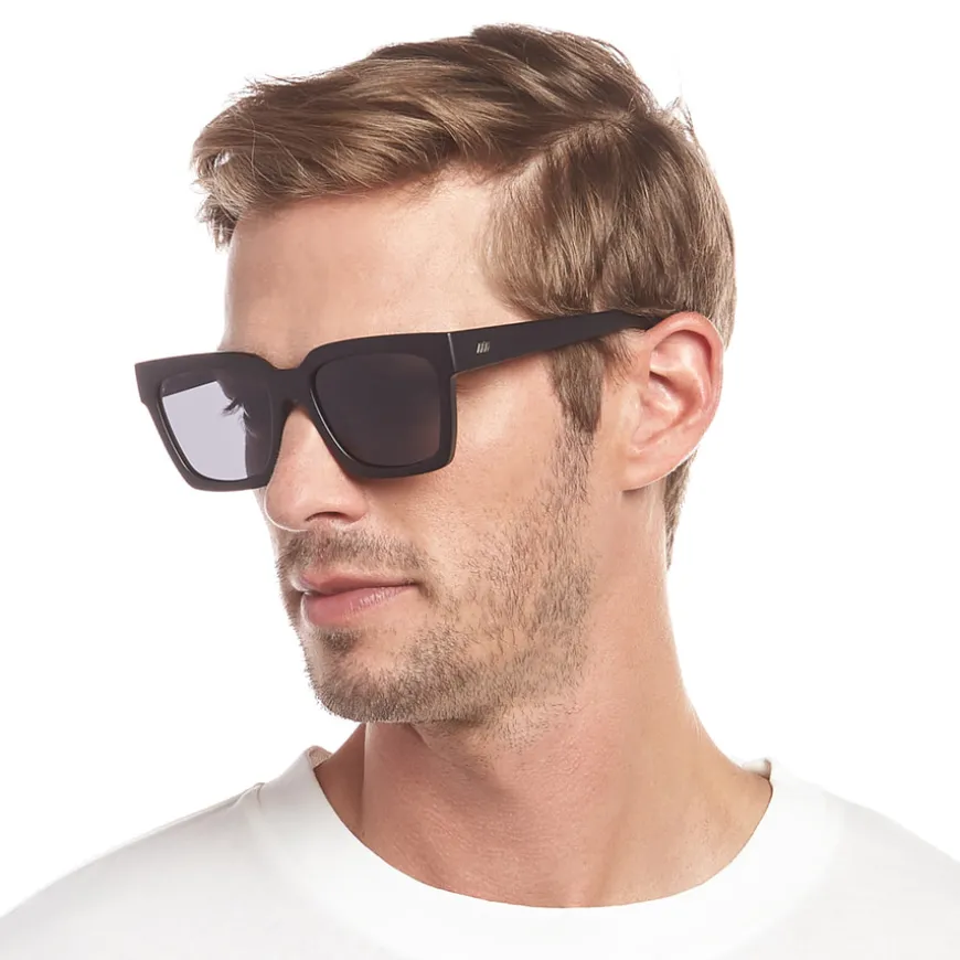 Weekend Riot Matte Black With Polarised Smoke Mono Lens