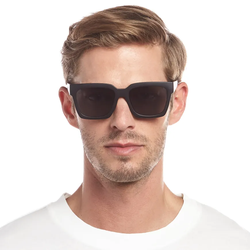 Weekend Riot Matte Black With Polarised Smoke Mono Lens